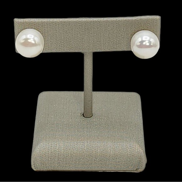 925 Sterling Silver‎ 10mm Button White Cultured Freshwater Pearl Stud Earrings - Picture 9 of 9